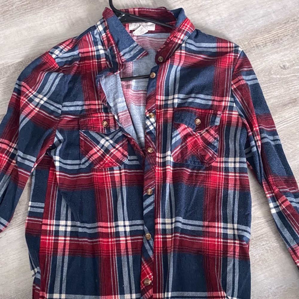 Womens plaid. Size medium